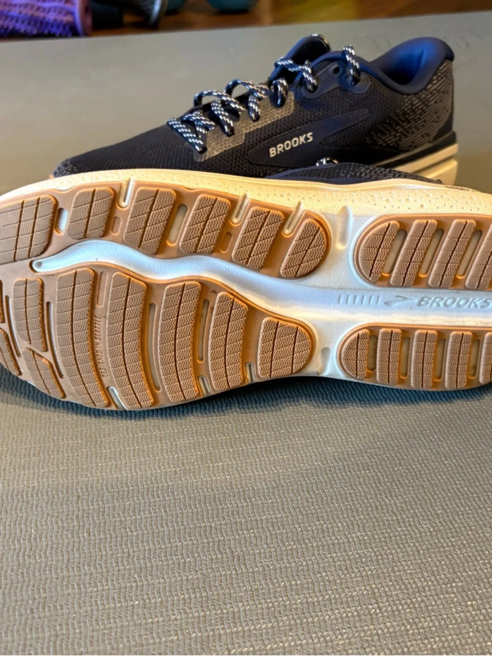 Brooks Men's Ghost Max 2 Running Shoes in Navy with White Accents - Picture 5 of 6
